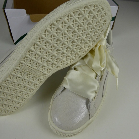 PUMA Basket Heart Night Sky Sneaker Shoes NIB - Picture 6 of 7